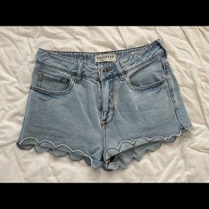 Pacsun Scallop shorts